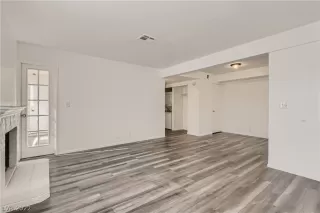 Photo #2: 2361758 Listing 