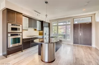 Photo #2: 2361805 Listing