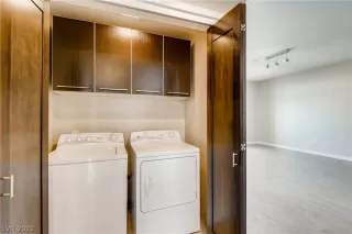 Photo #3: 2361810 Listing