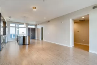 Photo #4: 2361810 Listing