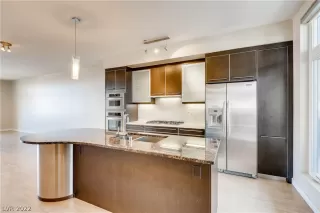 Photo #6: 2361810 Listing