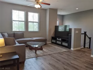 Photo #6: 2361828 Listing