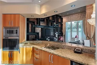 Photo #5: 2361855 Listing