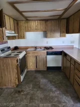 Photo #3: 2361866 Listing