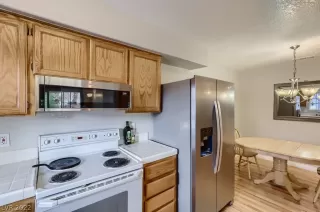 Photo #4: 2361884 Listing