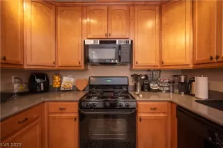 Photo #6: 2361887 Listing 