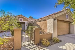 Photo #3: 2361897 Listing