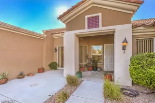 Photo #6: 2361897 Listing