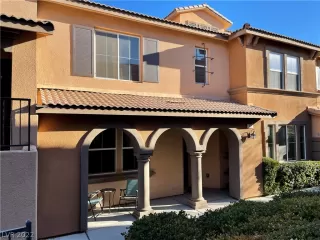 Photo #1: 2361899 Listing