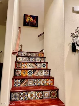 Photo #6: 2361899 Listing