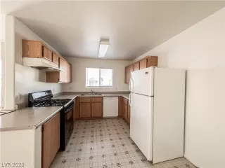 Photo #4: 2361918 Listing 