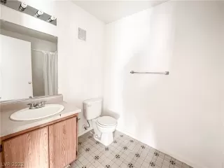 Photo #6: 2361918 Listing 