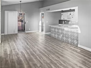 Photo #2: 2361944 Listing 