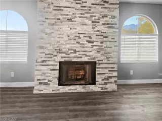 Photo #5: 2361944 Listing 