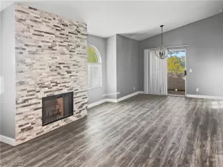 Photo #6: 2361944 Listing 