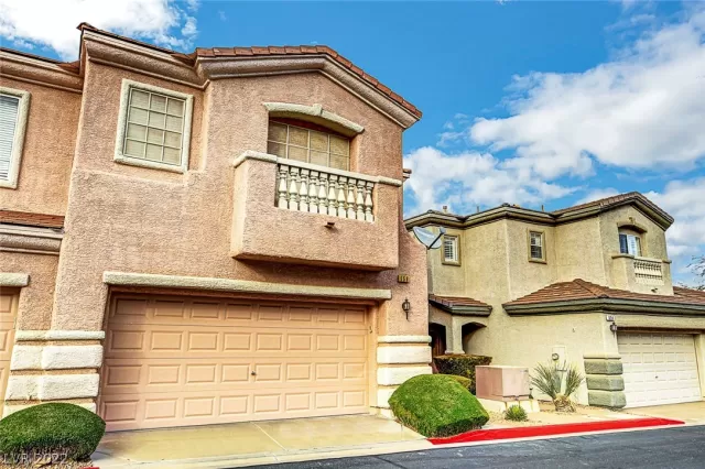 MLS: 2361991 Condo For Sale