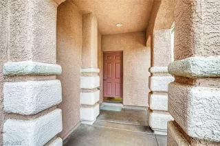 Photo #5: 2361991 Listing