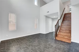 Photo #6: 2361991 Listing