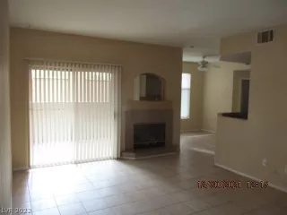 Photo #5: 2361993 Listing 