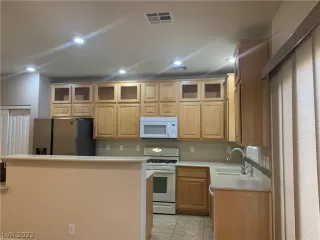 Photo #5: 2362034 Listing 