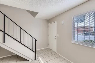 Photo #5: 2362038 Listing 