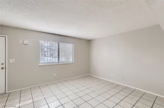 Photo #6: 2362038 Listing 