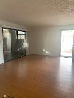 Photo #4: 2362048 Listing