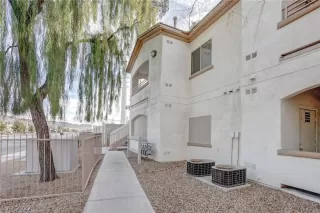 Photo #1: 2362057 Listing