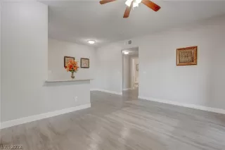 Photo #3: 2362057 Listing