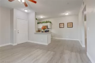 Photo #5: 2362057 Listing