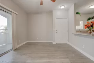 Photo #6: 2362057 Listing