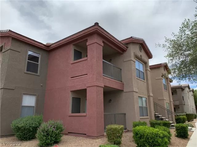 MLS: 2362110 Condo For Sale