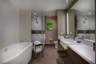 Photo #3: 2362115 Listing