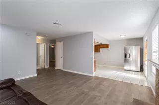 Photo #5: 2362126 Listing 