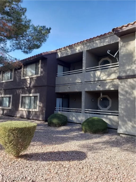 MLS: 2362142 Condo For Sale