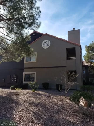 Photo #1: 2362142 Listing