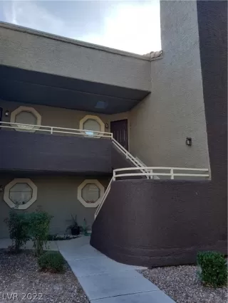 Photo #2: 2362142 Listing