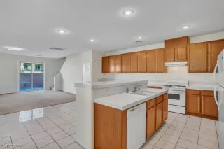 Photo #6: 2362144 Listing 