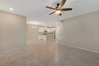 Photo #4: 2362174 Listing