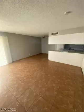 Photo #3: 2362181 Listing 