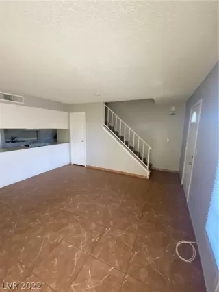 Photo #6: 2362181 Listing 