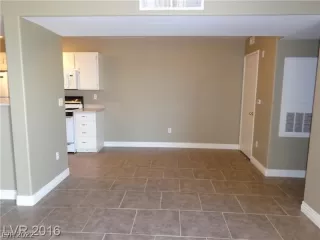 Photo #4: 2362185 Listing