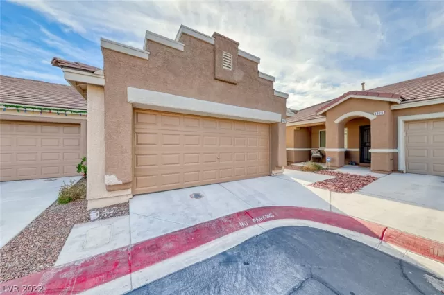 MLS: 2362192 Condo For Sale