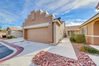 Photo #1: 2362192 Listing