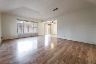 Photo #3: 2362205 Listing