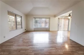 Photo #4: 2362205 Listing