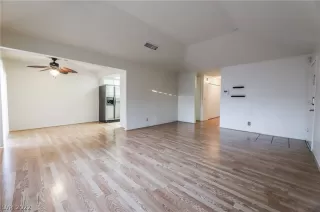 Photo #5: 2362205 Listing