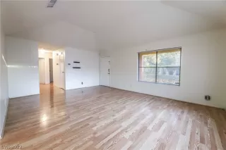 Photo #6: 2362205 Listing