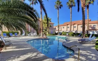 Photo #1: 2362242 Listing