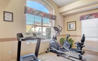 Photo #4: 2362242 Listing